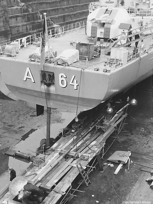 Foto Tender der Bundesmarine Typ 401 - A64 / A 64 RUHR 39. AAR 1971